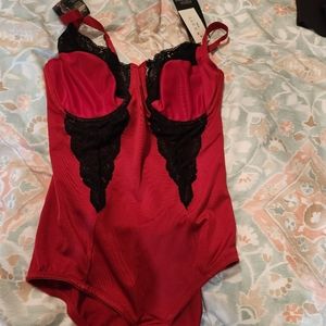 NWT Maidenform shapewear